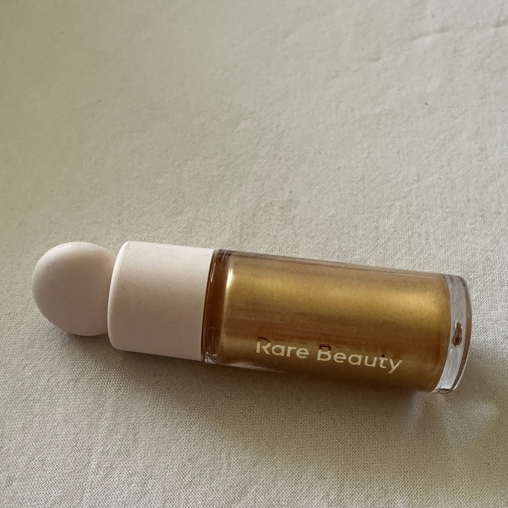 Rare beauty liquid highlighter